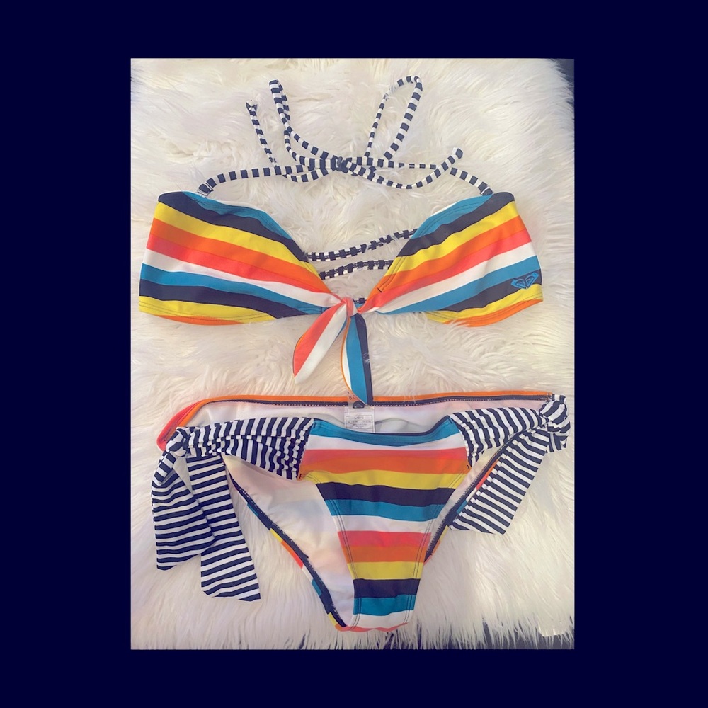 Hurley swimsuit. Both pieces large.